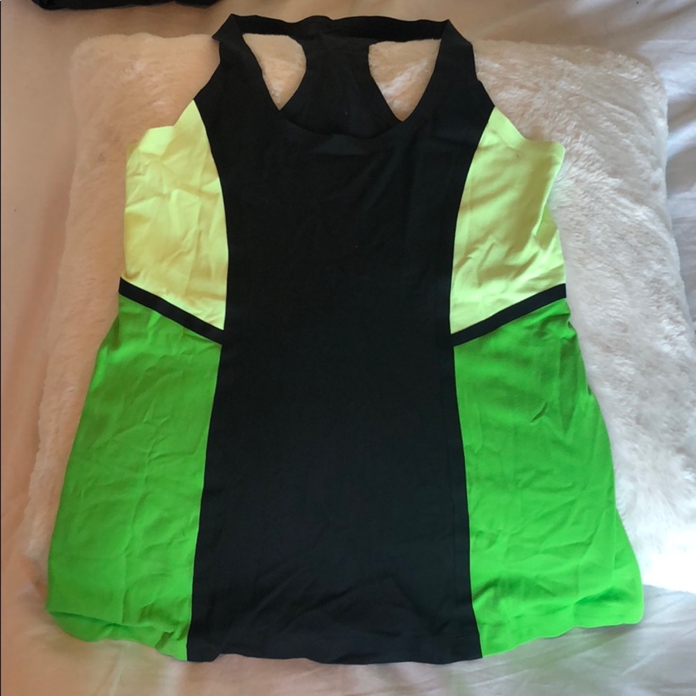 Lululemon very light weight tank size 6